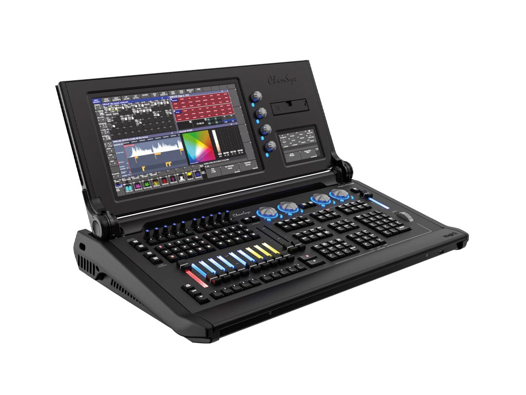 MagicQ-MQ250M-Stadium-Console_pers